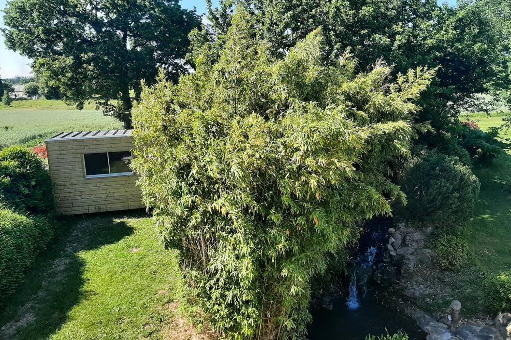 La Maison Bleue Saint-Sauveur-des-Landes Luaran gambar